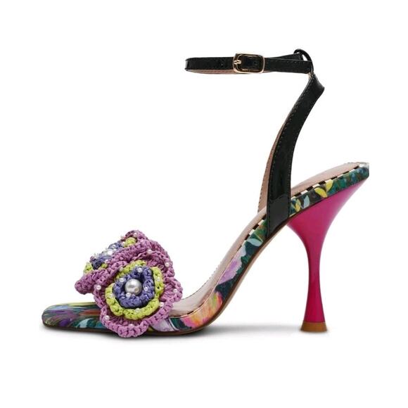 New Betsey Johnson Aimsleyy Heeled Open Toe Strappy Sandal Size US 7.5 - Picture 4 of 6